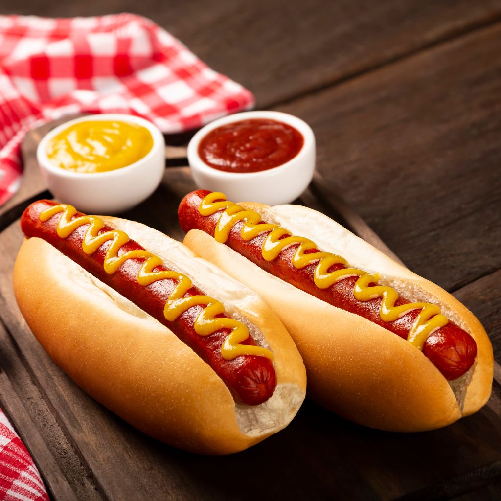 Finest Hot Dog (5x70g), A Delicious Smokey Flavour From Our Meaty Dawgs 🐷